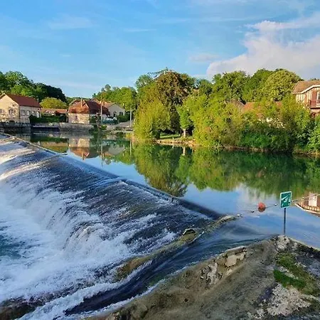 Moulin De *